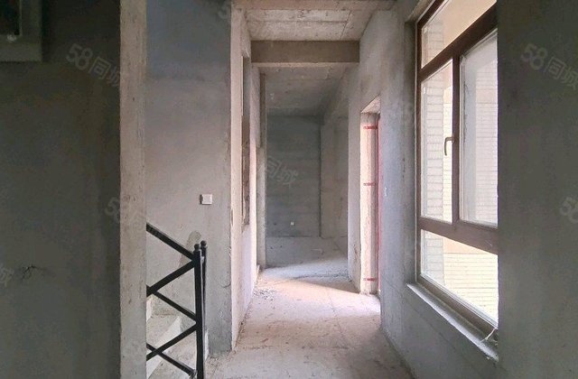 边户带有半亩大院，430平，340 ，房子证过两年，