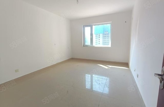 鑫亚公司 刚交的新房  邻东昌1号院  好楼层看房方便