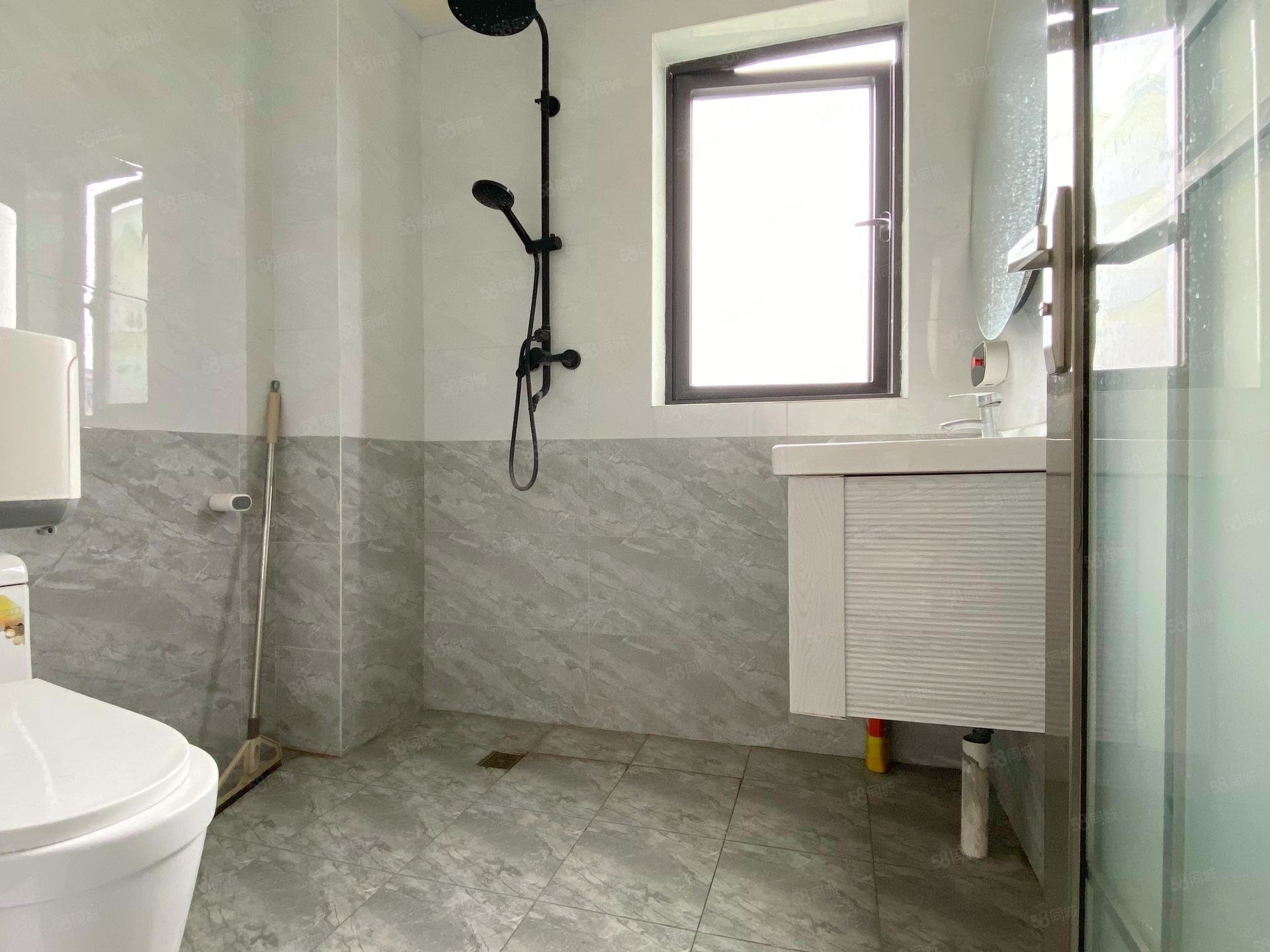 葛洲坝紫郡蘭园3室2厅2卫92.72㎡东145万