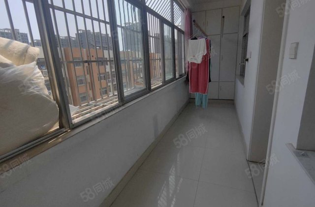 阳光 单价5千多,双阳台