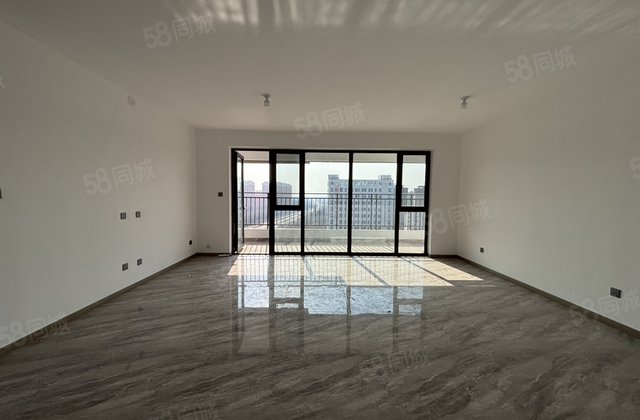 国企，财信学府印象，大三室宽阳台，车位储藏室走一手，一梯一户