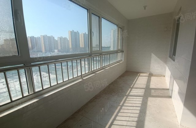 松桂嘉苑新房未住三室两厅两卫带储藏室无大税 中间楼层近实验