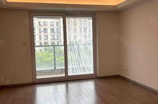 万科官山望4室2厅133.6㎡238万二手房图片