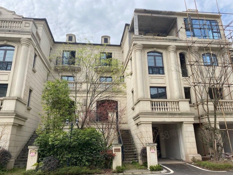 碧桂园联排别墅,六室南北通透前后花园