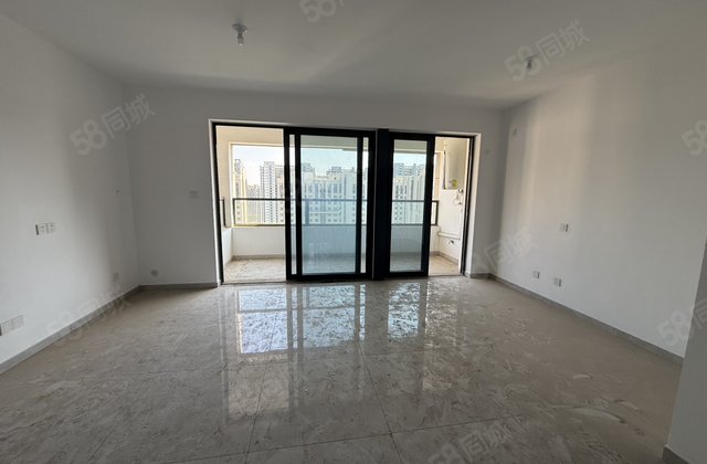 理想城南区 次顶层 新房未住 三室双卫 带车储 随时看房