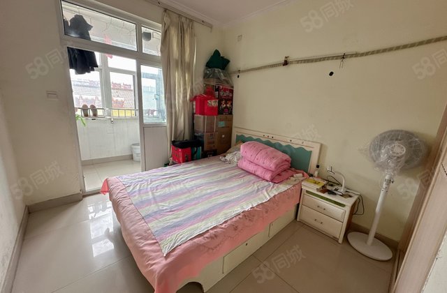 七中对面 馨苑小区 电梯房 三室 带次卧室 好楼层 急售