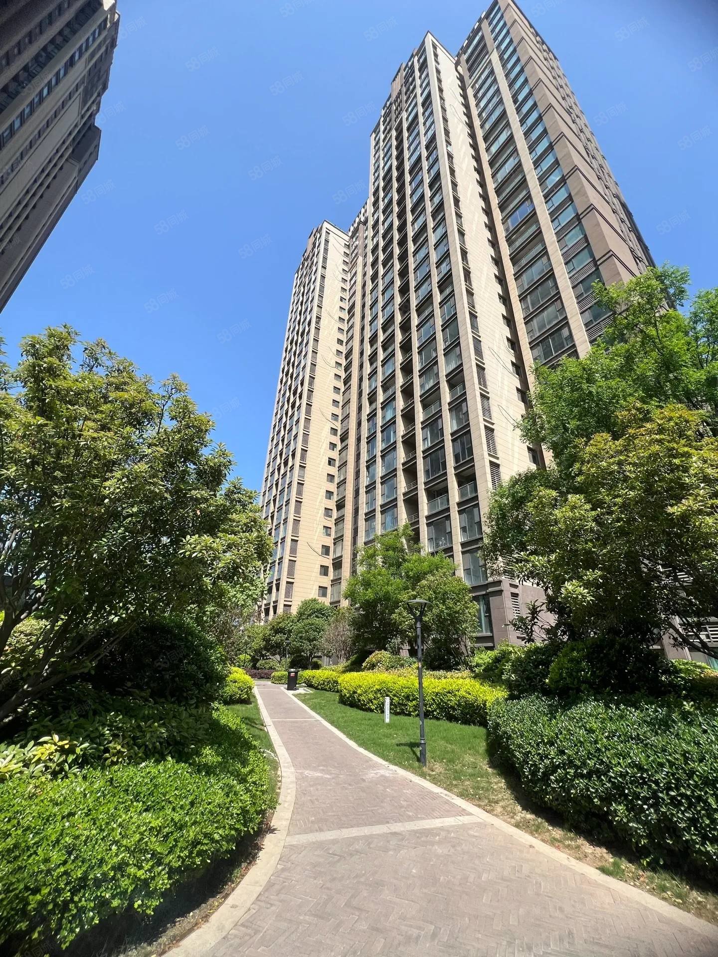 鹿鸣湖壹号悦府 精装138平四室 拎包入住,鹿鸣湖壹号悦府-许昌58同城