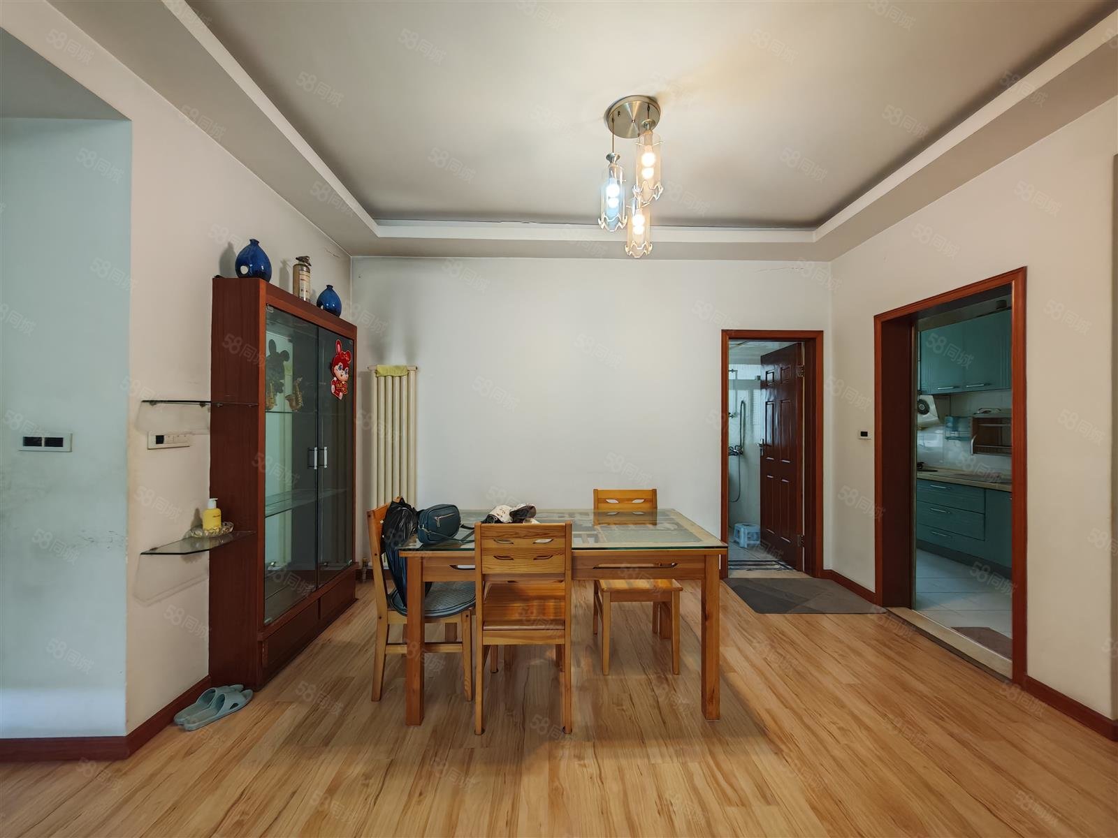 维多利亚3室2厅2卫135㎡南北79.8万