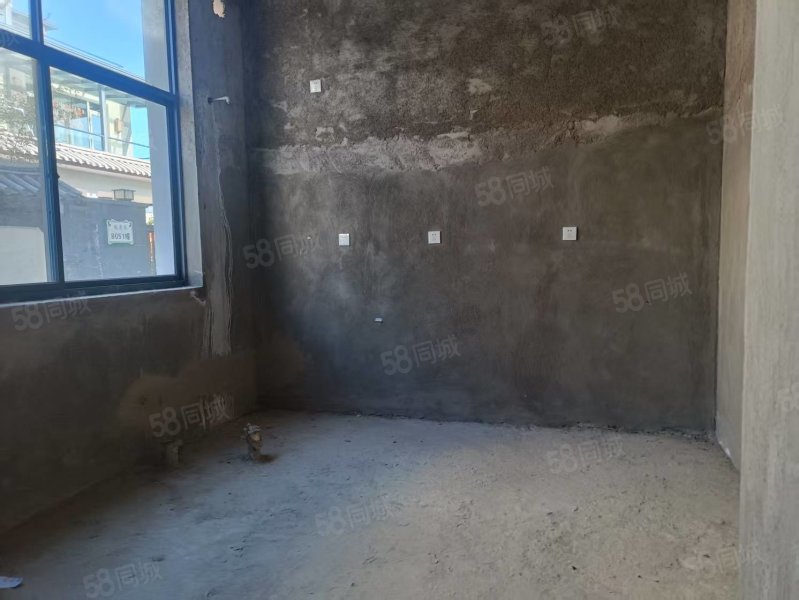 瑞景苑7室2厅4卫288㎡南北278万