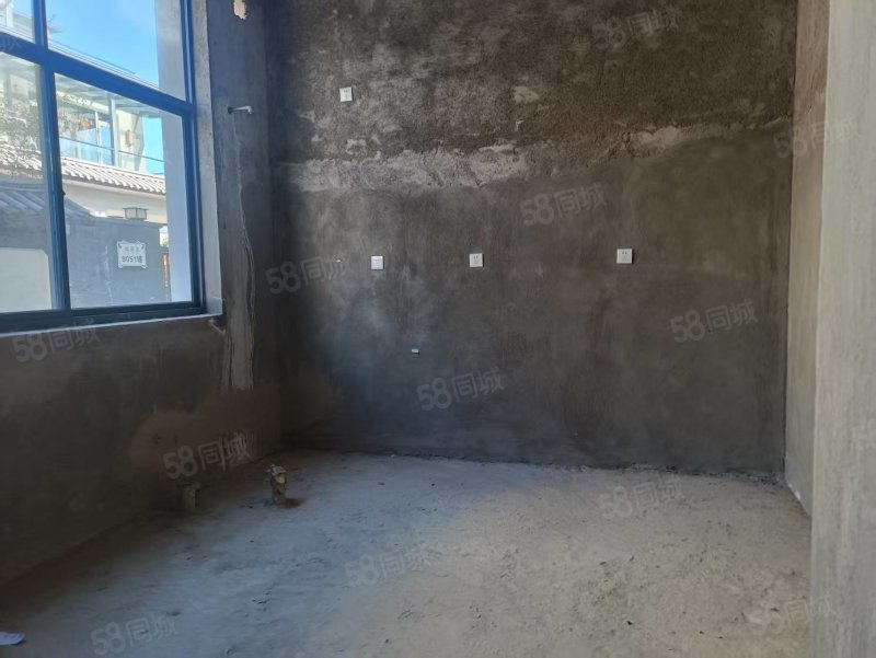 瑞景苑7室2厅4卫288㎡南北278万