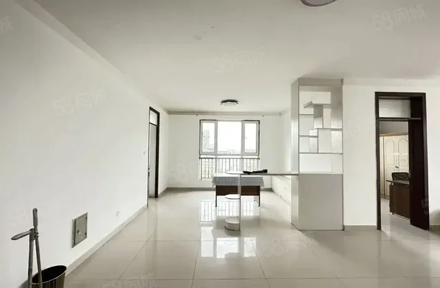 七中对面 电梯东边户 中间好楼层 诚心出售