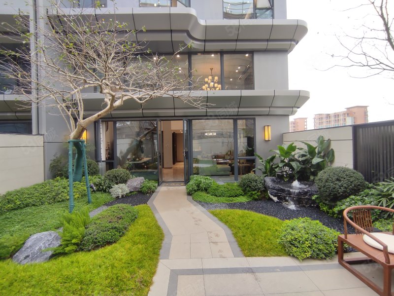 德宝花园(番禺)4室2厅5卫160㎡南520万