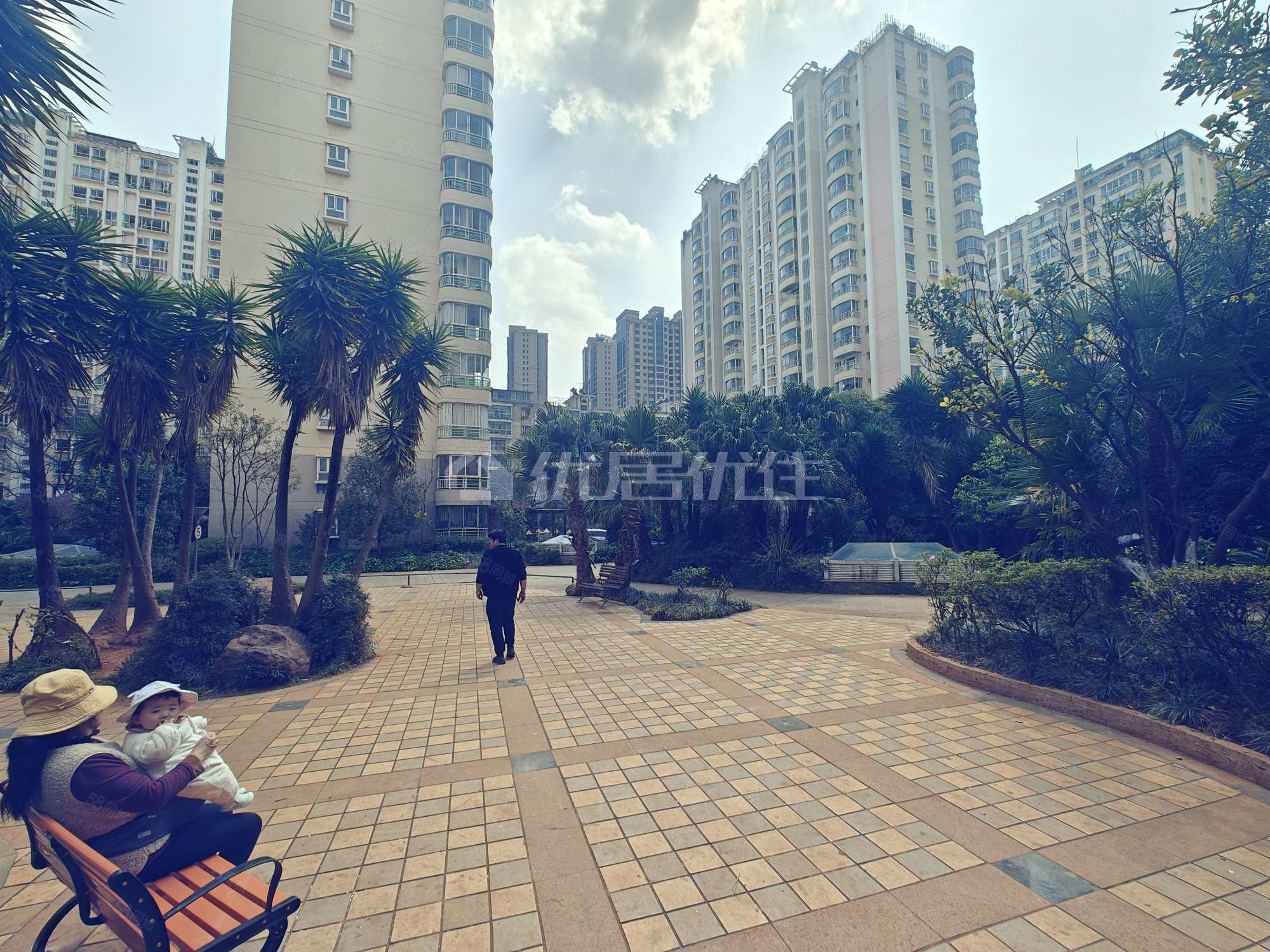 【10图】书香门第小区四房带车位出售,书香门第(五华)-昆明58同城