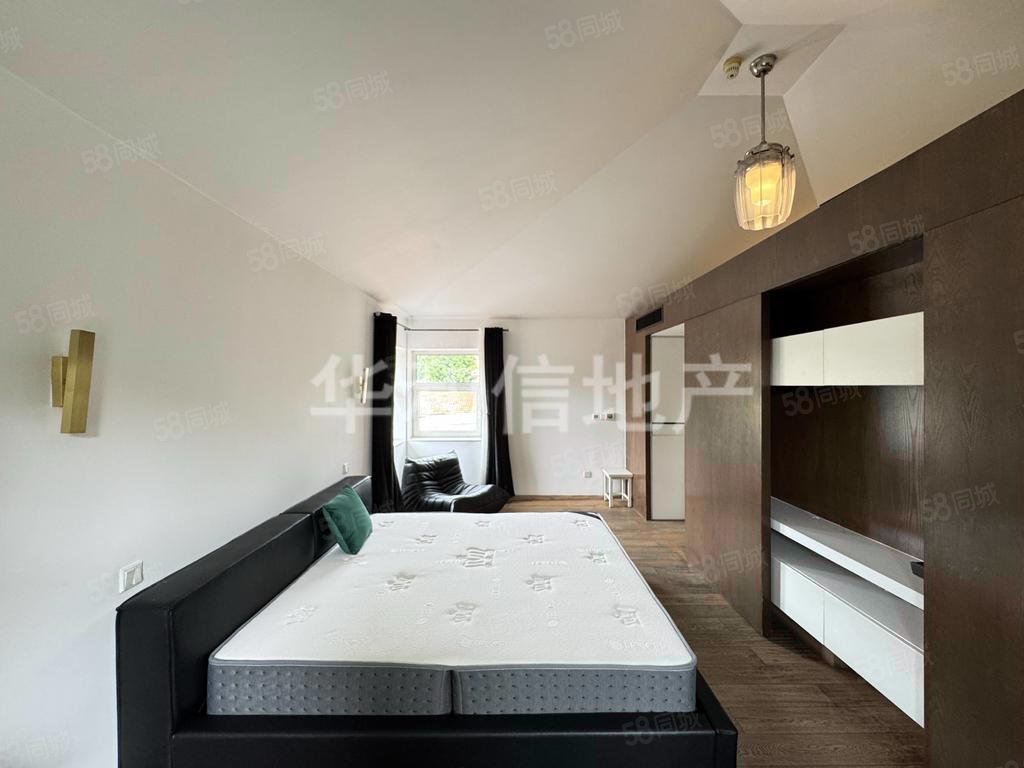 歐陸苑4室2廳3衛(wèi)235㎡南北2600萬