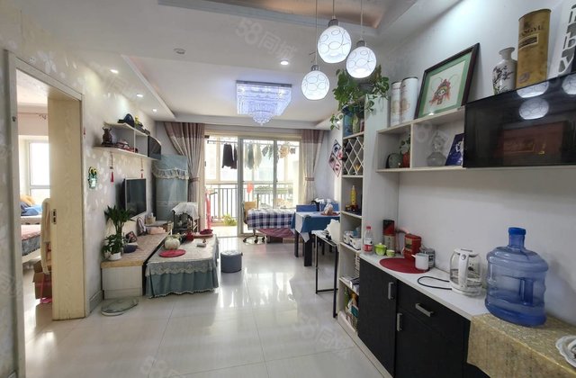 火车站附近西湖馨苑，精装电梯洋房三室，好楼层带储，看房方便。