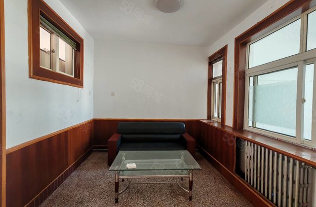 老文轩东邻 步梯好楼层全明方正 带储免大税     钟随时看