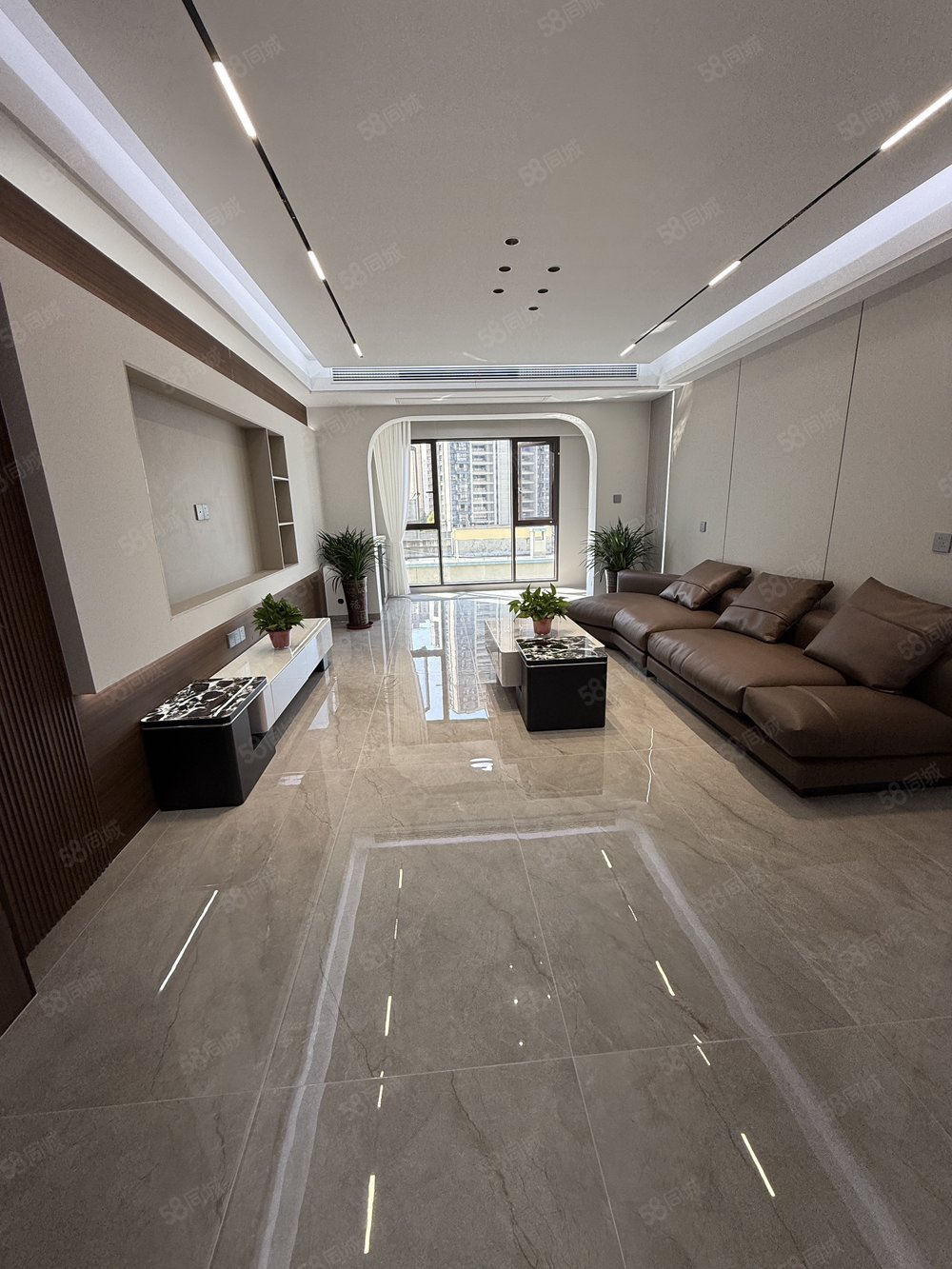 金尊府3室2厅2卫140㎡南北103.8万