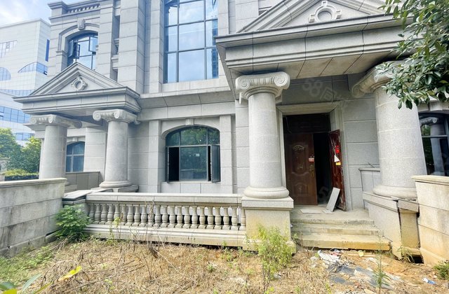 路通沁园(别墅)5室2厅247㎡418万二手房图片