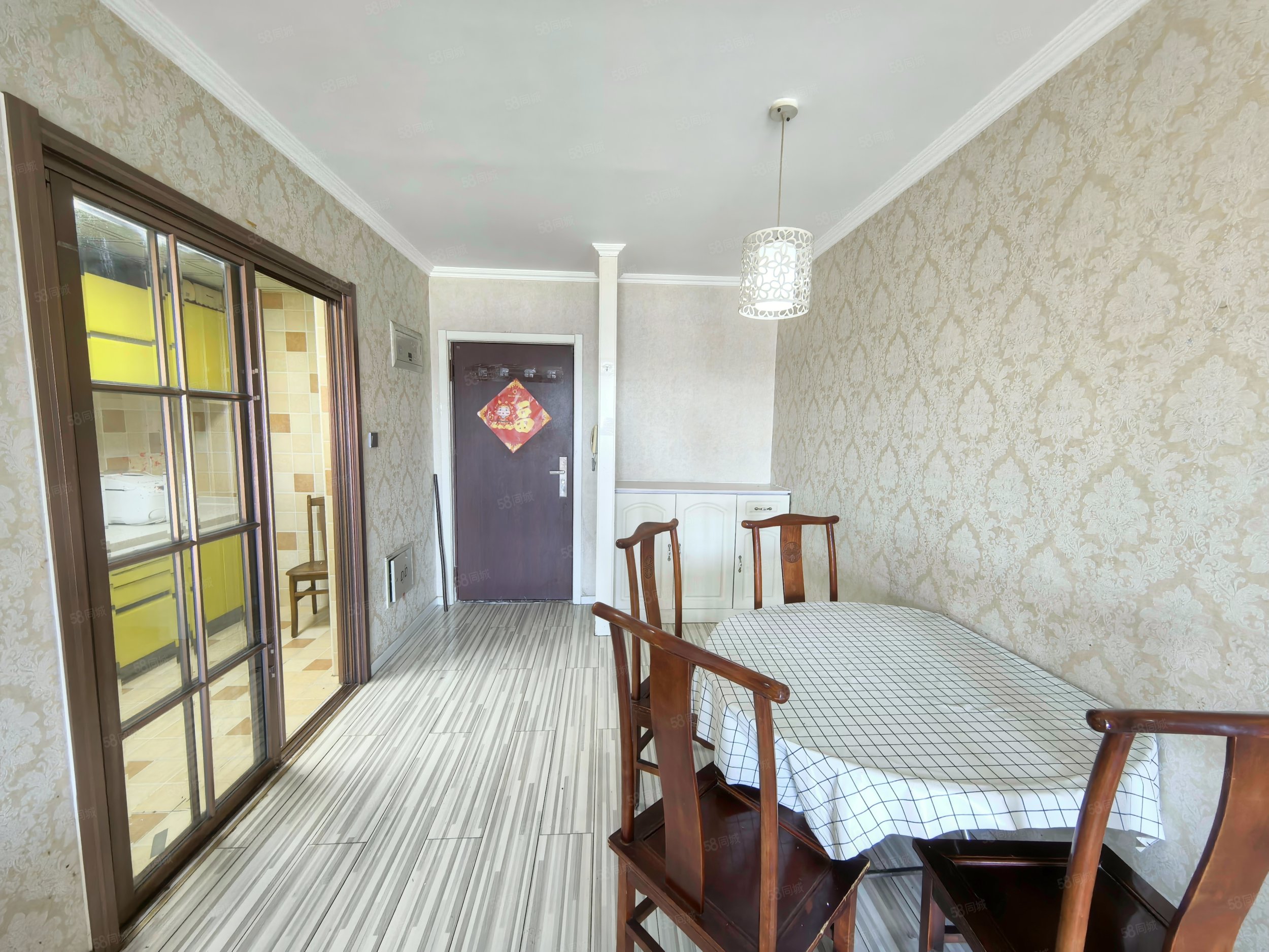 鑫園小區(qū)聞松臺2室1廳1衛(wèi)83.32㎡南200萬