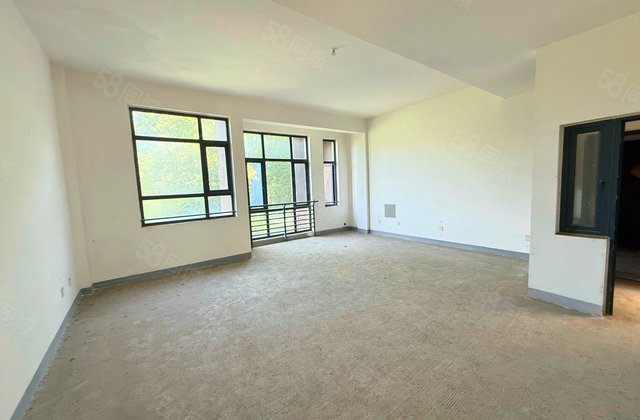 龙城1号5室2厅207.83㎡232万二手房图片