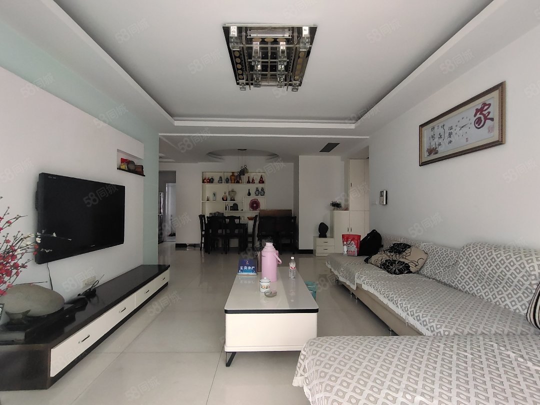 维多利亚3室2厅1卫112㎡南北73.8万