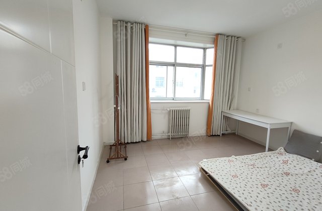 龙山南区 刚需小三居 商品住宅 交通便利 楼层好