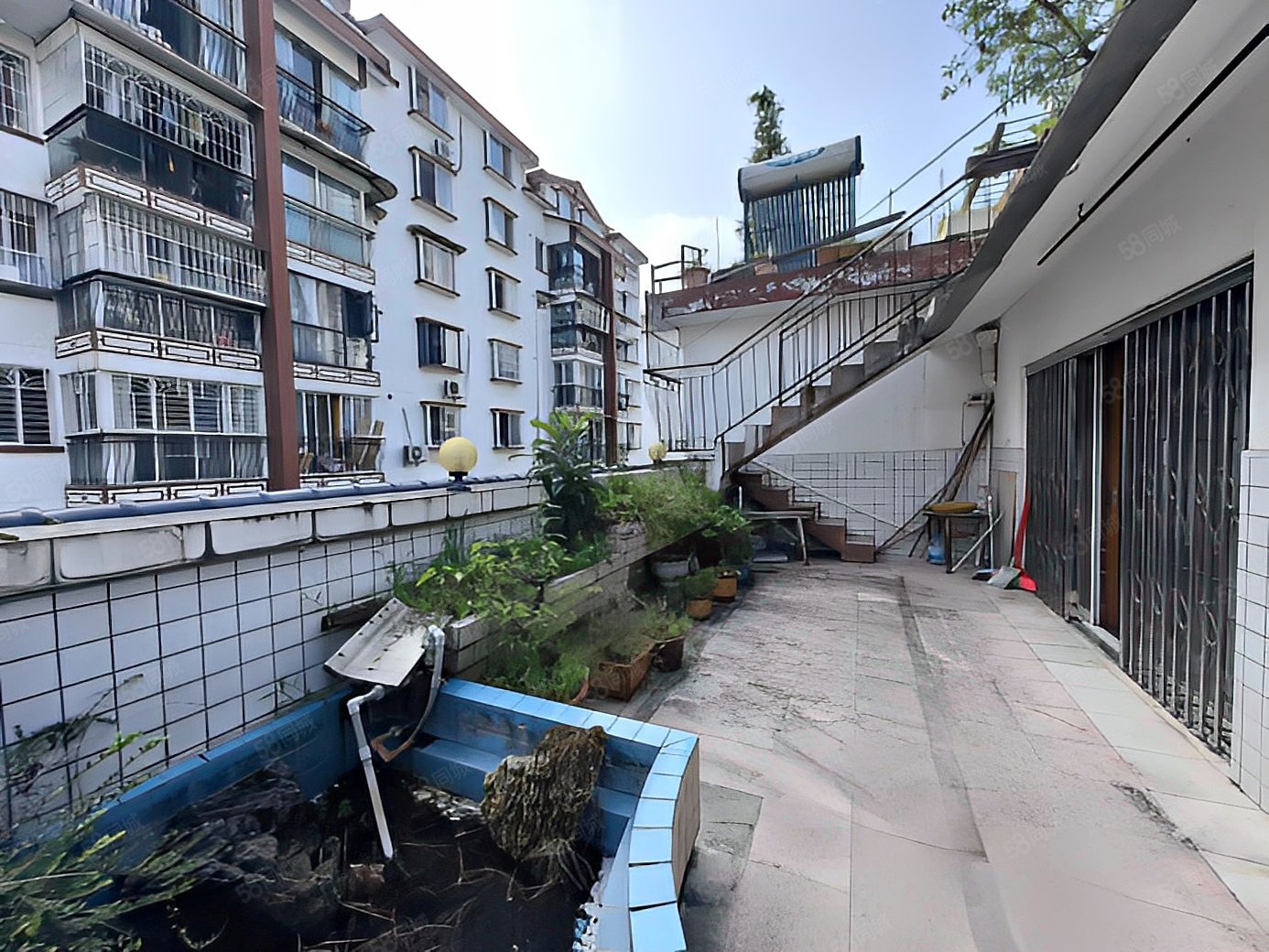 急售百花山金狮小区一期顶楼复试产权191平带100平花园