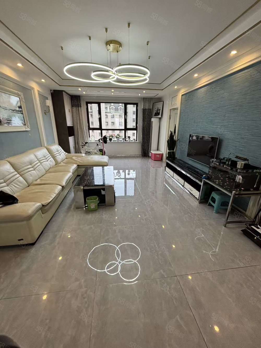 山语城D区3室2厅2卫135㎡南北80万