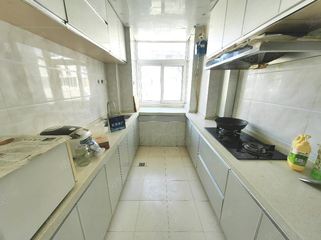 自然巷家天下小区3室2厅2卫138㎡南北46万