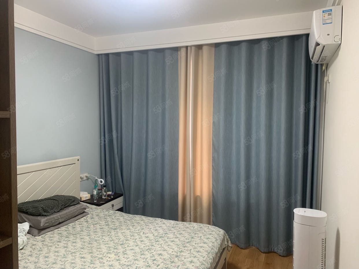 悦湖城4室2厅2卫153.59㎡南108万