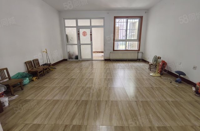 城市主人 简单装修 南北通透 满二 114平 楼层好 视野无