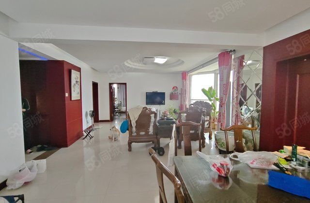 专医院路南水韵花都边户159平三室二厅二卫精装有证无大税