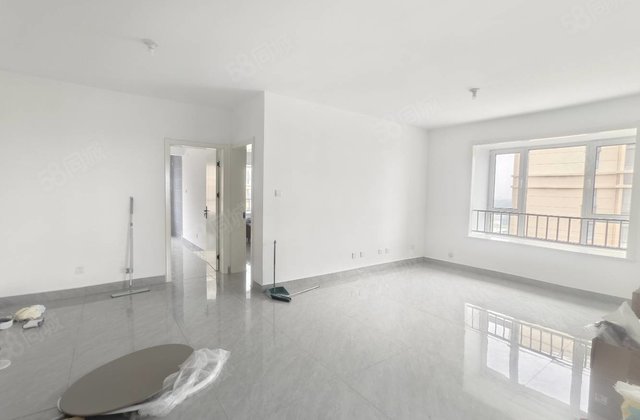 房东急售 西边户 诚心出 大三室 送储藏室 环境好 保证真实