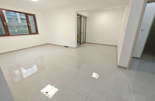 清水湾 东昌东校 第二实验 一楼带大院子，带车位储藏室免大税