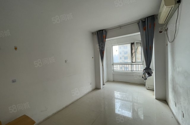 房东诚心卖图腾海润公园 双卫生间 送车位，储藏室购物方便