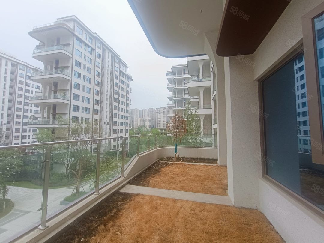 国瑞麓林府4室2厅3卫143㎡南北125万