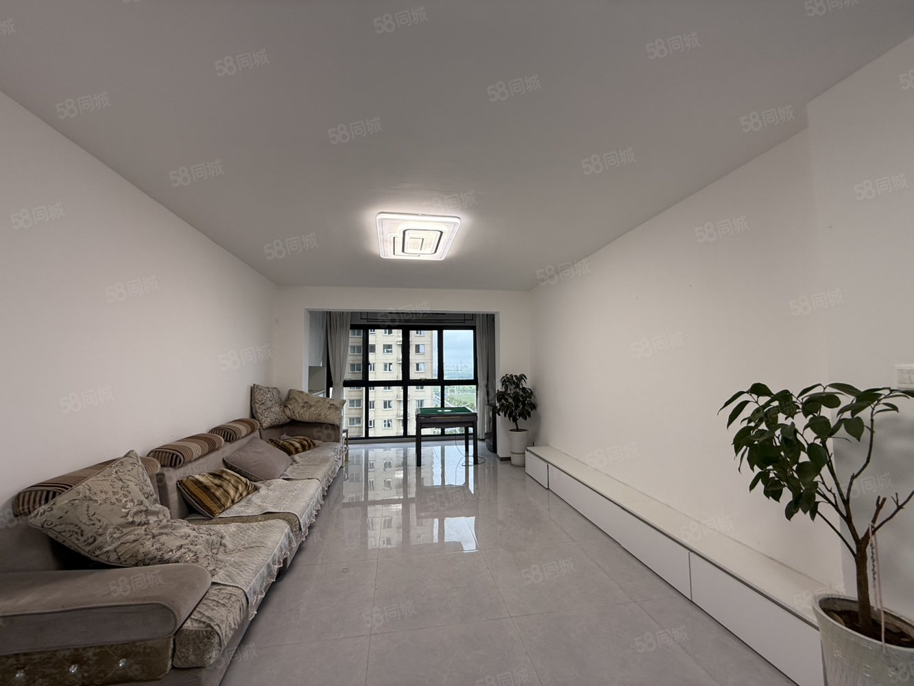 城投五里高小区4室2厅2卫120㎡南北48万