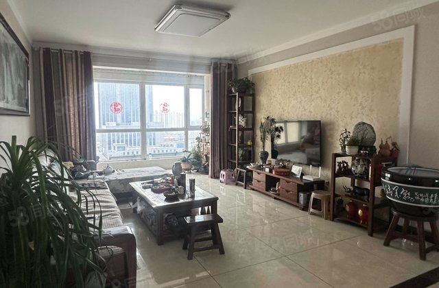 隆基泰和广场4室2厅126.17㎡95万二手房图片