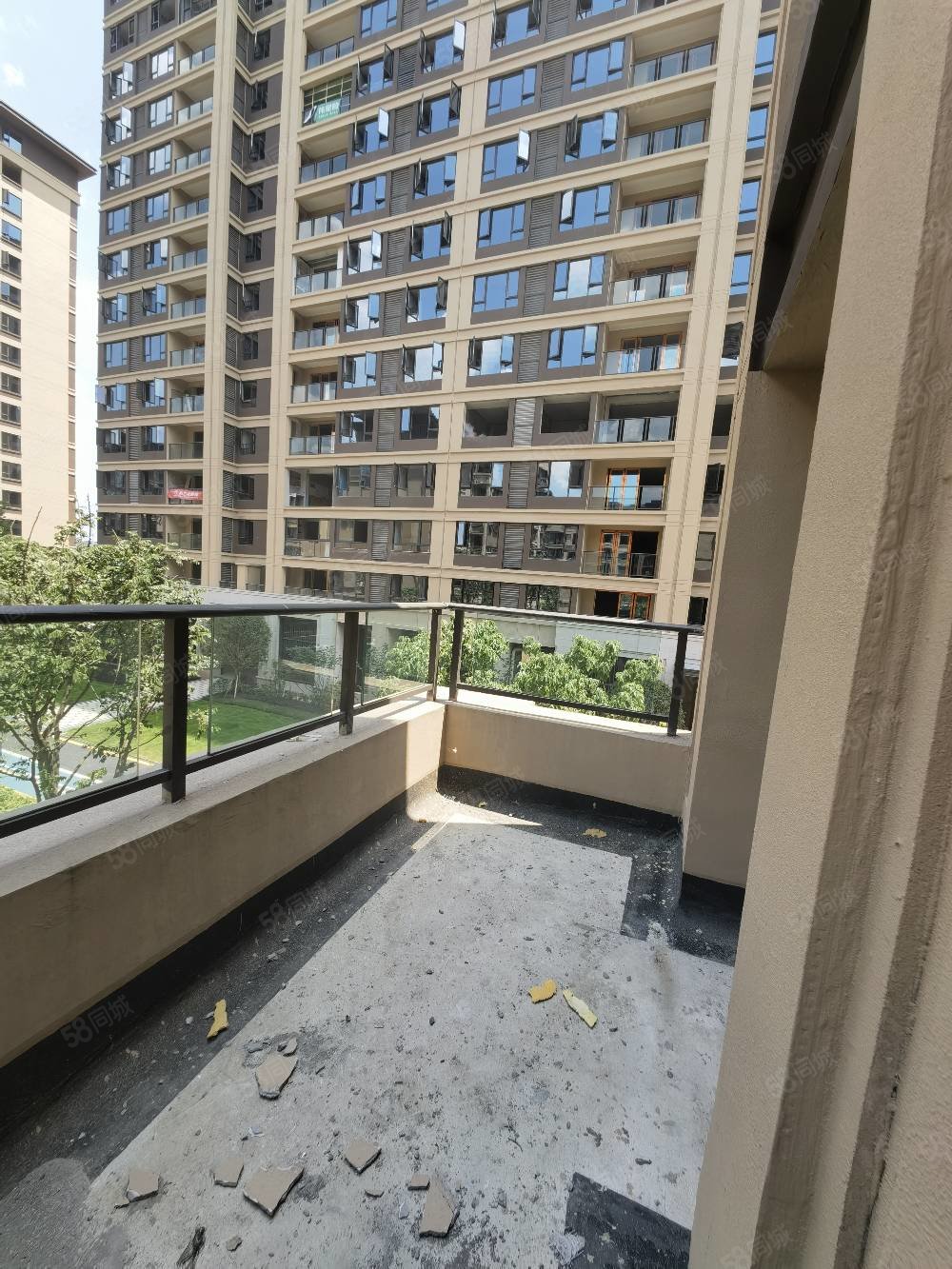 俊豪圣玺府4室2厅2卫129㎡东西108.8万