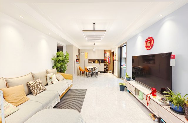 绿都澜湾枫园4室2厅128.04㎡175万二手房图片