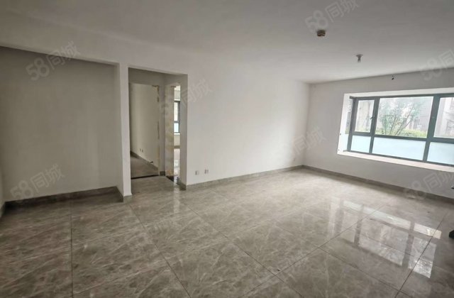 92万新房未住走一手 莲湖新城边户 送车位 单6千多昌润莲城