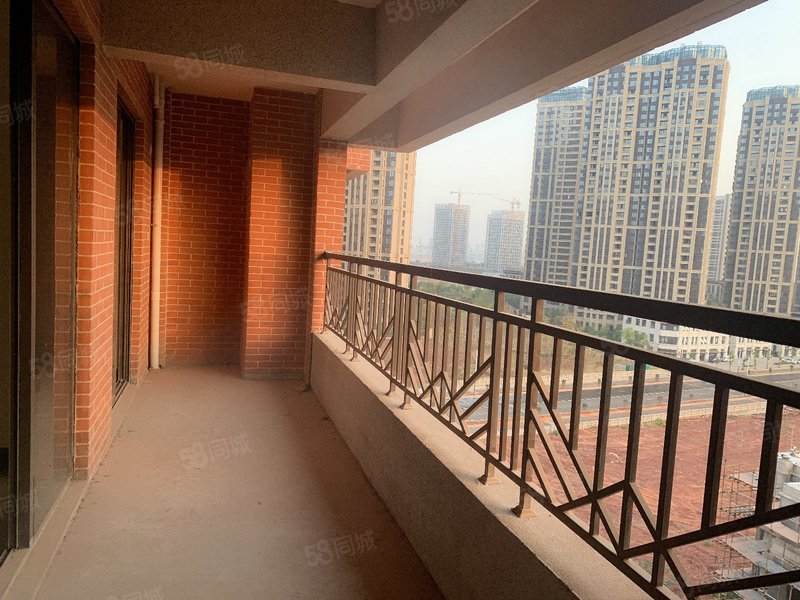 业主上门降价 直降20万 绿地国博二期 送大露台 全天采光