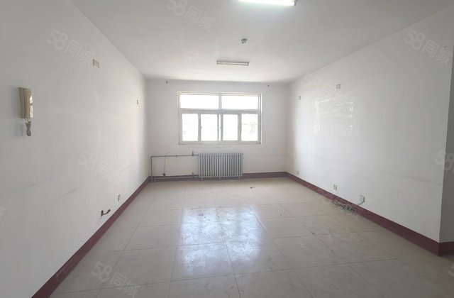 东昌苑小区(二期) 小三居 双卫格局 出行方便 商品房