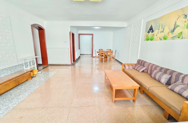 鸿园小区4室2厅155.09㎡132万二手房图片