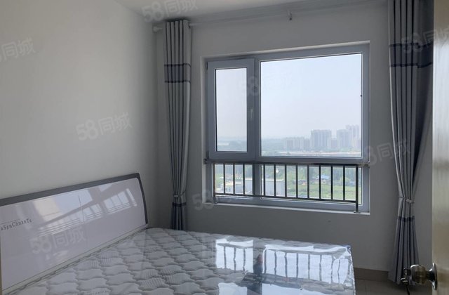 度假区外国语电梯房中间楼层有储藏室随时可以看房