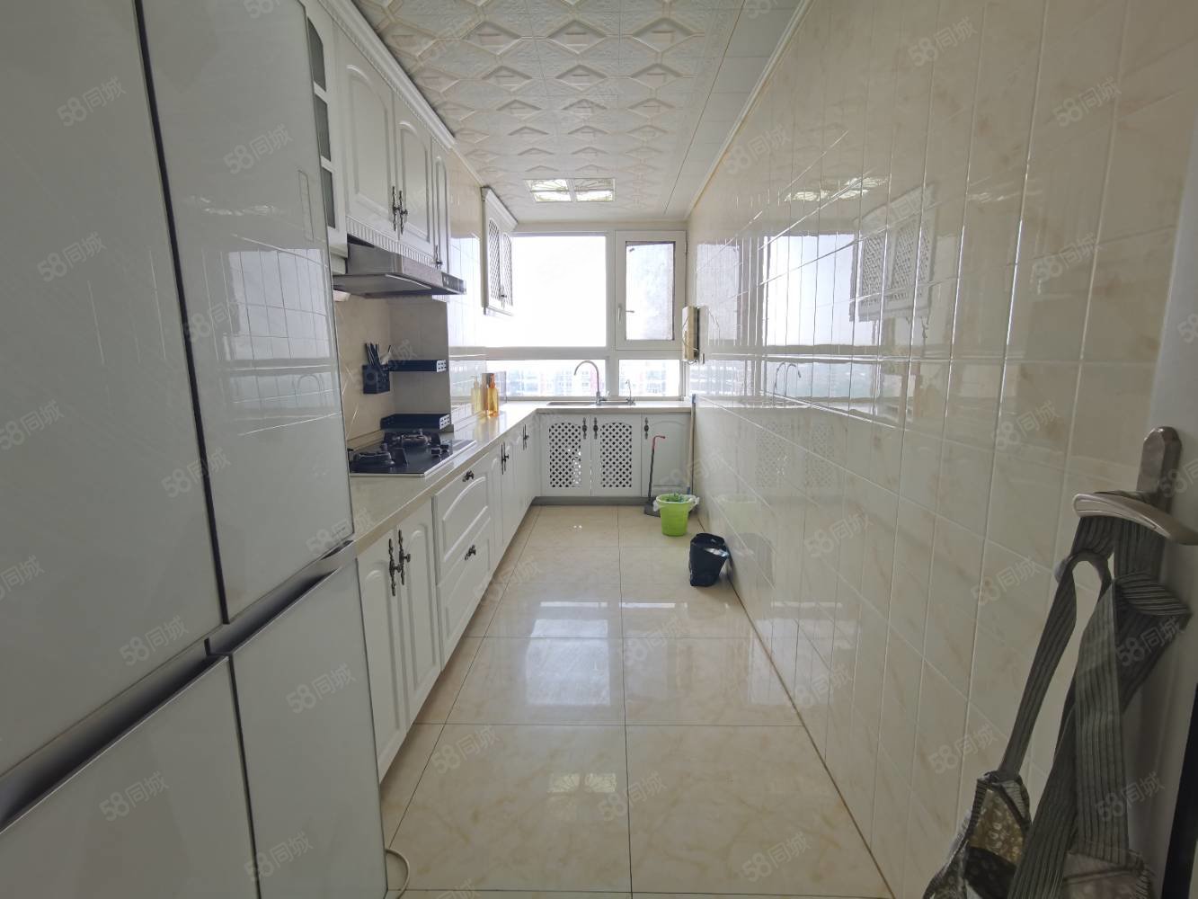 锦绣潜城3室2厅2卫136㎡南北69万