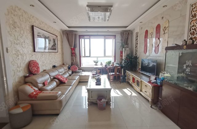 市医院附近 三室双卫 送车位储藏室 中间楼层 东昌中学