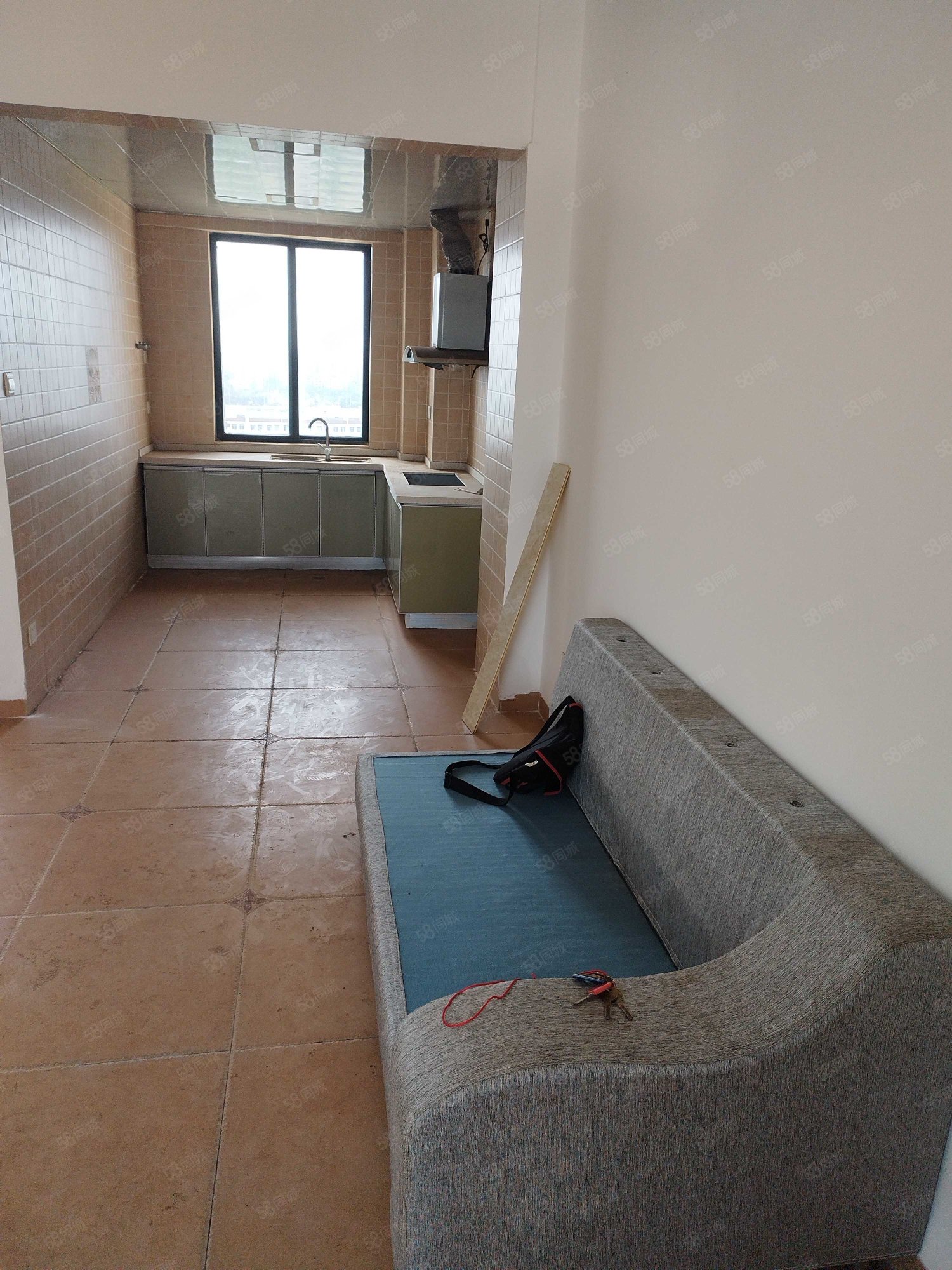 新香缇假日2室1厅1卫71㎡南41万