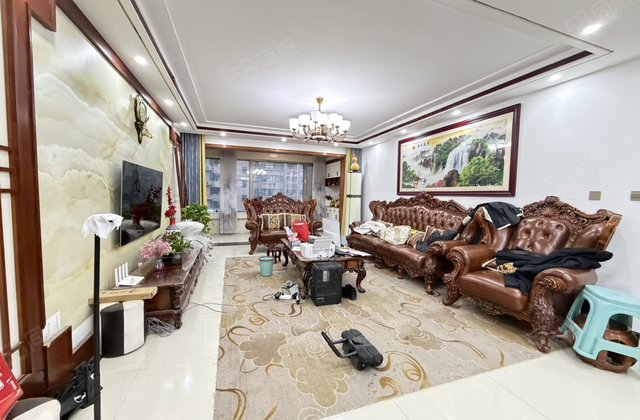 诚心出售润景苑东区，精装三室带车位，新一中外国语，公安局家属