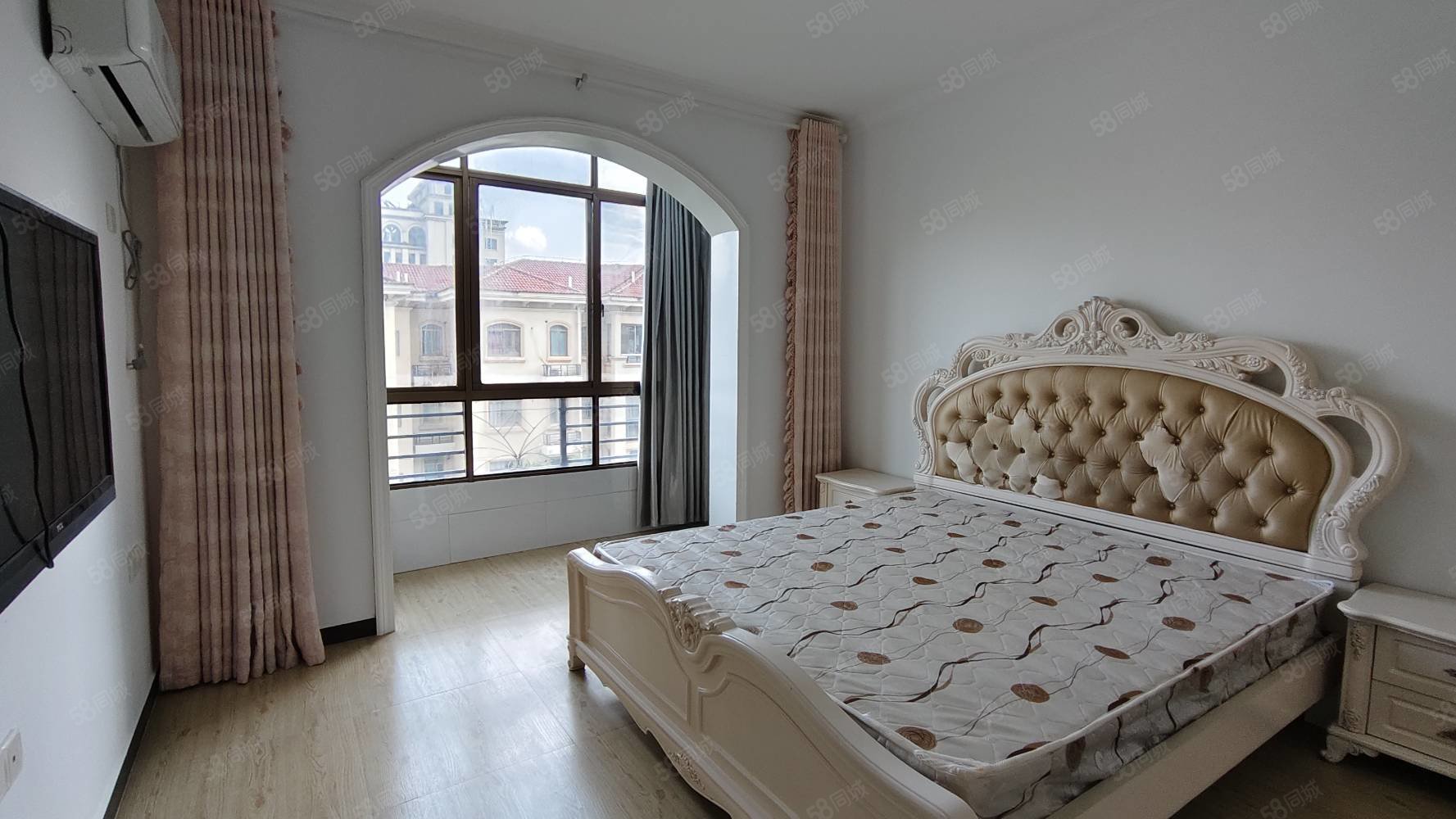 地中海风情7室2厅3卫102.3㎡南北60万